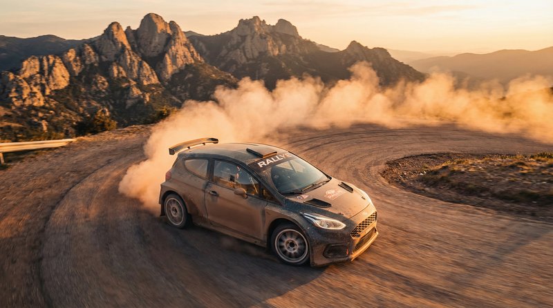 抖阴漫画跑车视频分享：山路拉力赛